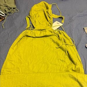 Chic Backless Dress in Vibrant Yellow-Green